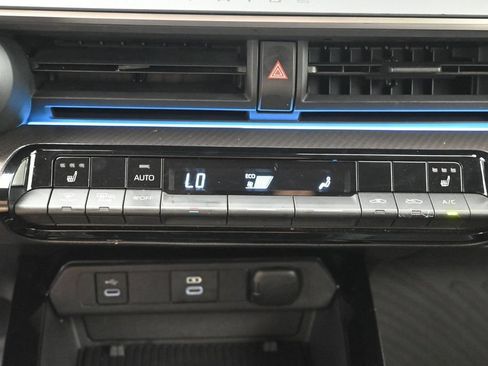 Certified 2024 Toyota Prius XLE FWD image 21