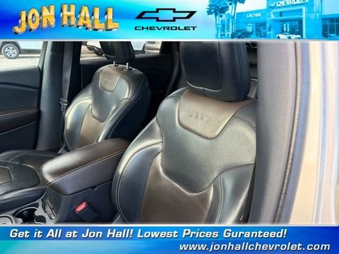 Used 2015 Jeep Cherokee Limited w/ Luxury Group image 19