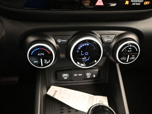 New 2025 Hyundai Venue Limited image 21