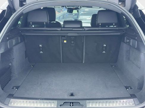 Used 2025 Land Rover Range Rover Velar Dynamic SE image 12