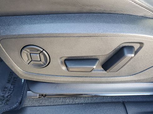 Used 2025 Audi Q3 2.0T Premium w/ Black Optic Sport Package image 21