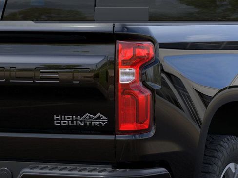 New 2026 Chevrolet Silverado 1500 High Country w/ Technology Package AWD/4WD image 33
