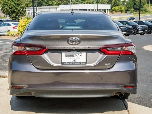 Used 2021 Toyota Camry LE FWD image 5