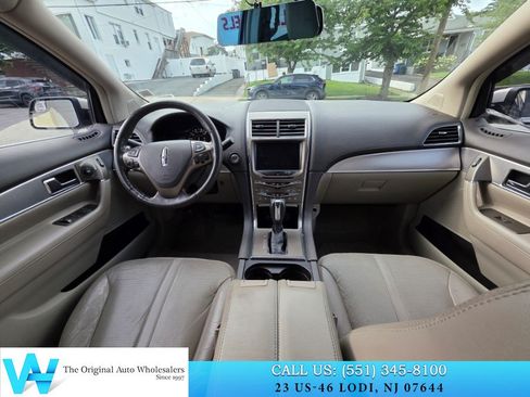 Used 2011 Lincoln MKX 2WD image 12