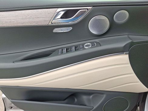 Used 2025 Genesis GV80 3.5T Advanced image 12