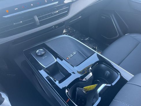 Used 2025 Buick Enclave Preferred image 19