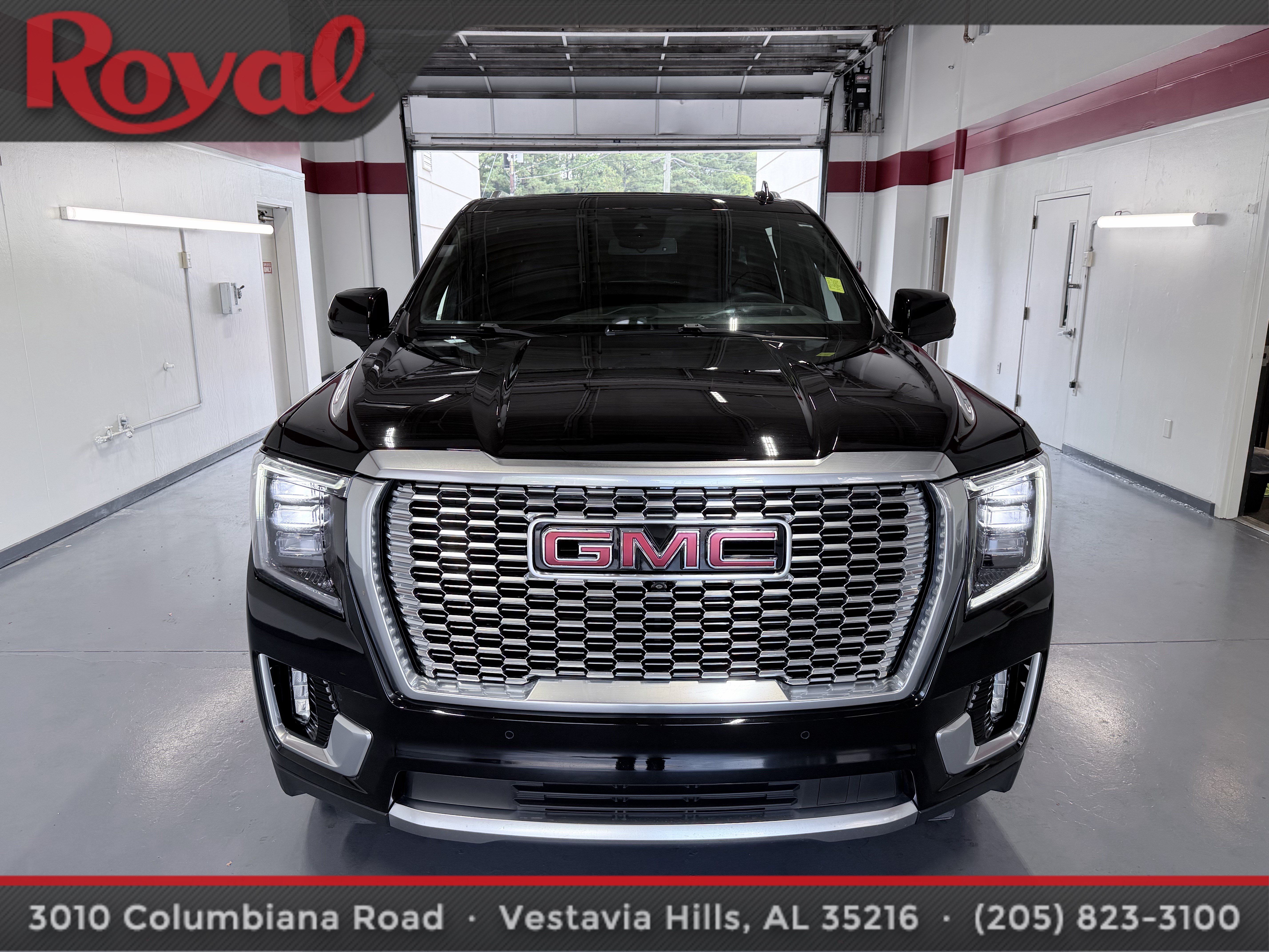 Used 2024 GMC Yukon XL Denali RWD image 2