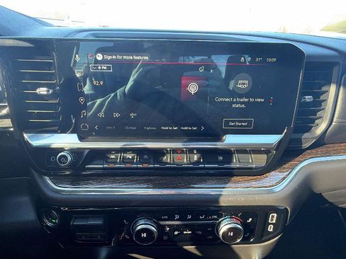 Certified 2025 GMC Sierra 1500 Elevation w/ Elevation Premium Package image 11