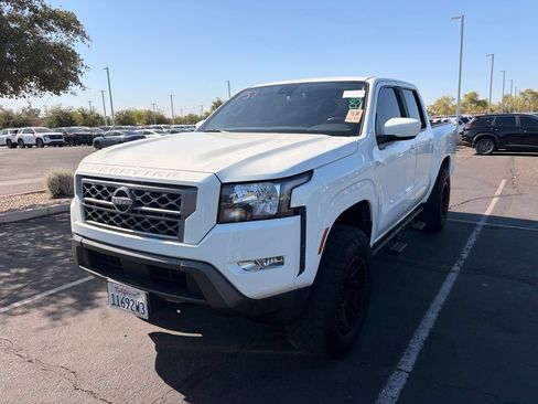 Certified 2022 Nissan Frontier SV RWD image 2