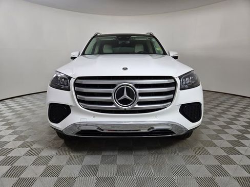 Used 2025 Mercedes-Benz GLS 450 4MATIC image 3