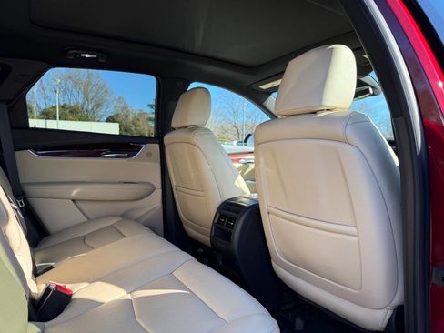 Used 2017 Cadillac XT5 Luxury w/ Driver Awareness Package image 14