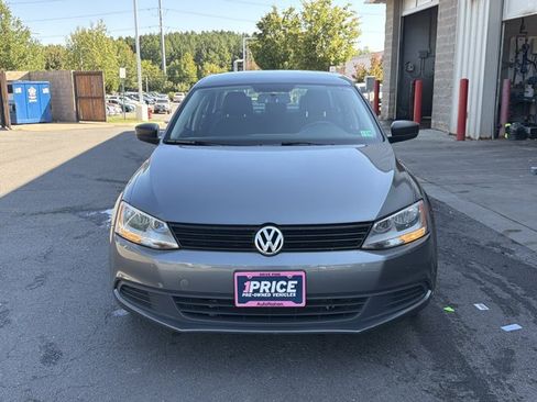 Used 2014 Volkswagen Jetta S FWD image 2