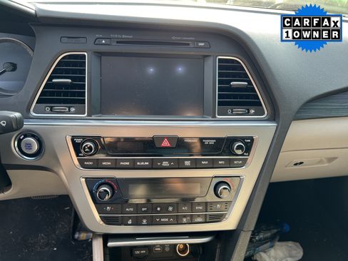 Used 2015 Hyundai Sonata Limited w/ Option Group 05 FWD image 9