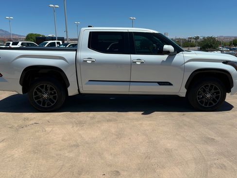 Used 2023 Toyota Tundra Platinum AWD/4WD image 6