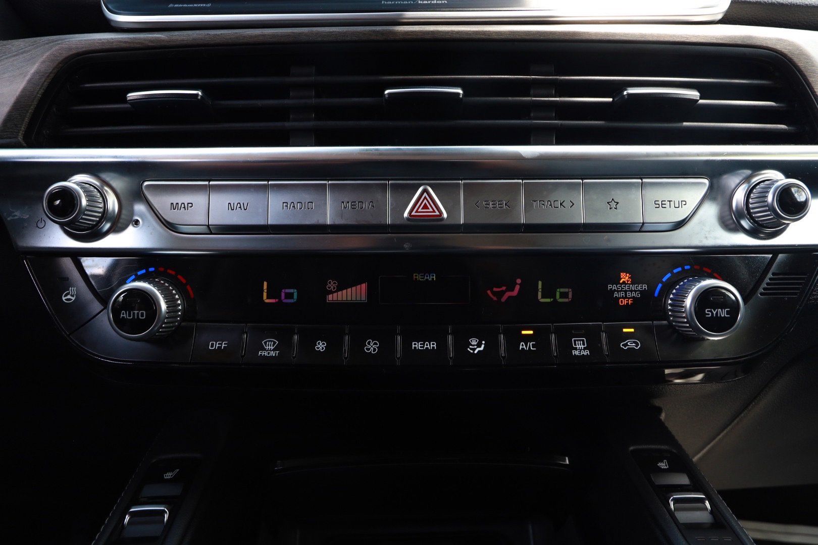 Used 2022 Kia Telluride SX w/ SX Prestige Package AWD/4WD image 16