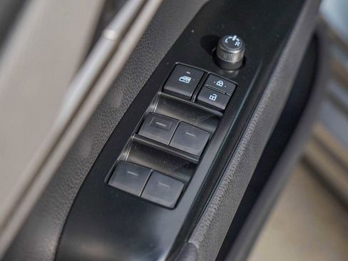 Used 2025 Toyota Camry SE image 23