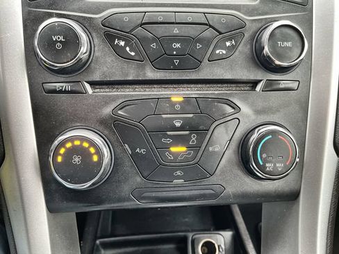 Used 2016 Ford Fusion SE w/ Equipment Group 201A FWD image 18