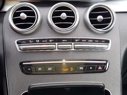Used 2020 Mercedes-Benz GLC 300 4MATIC image 12