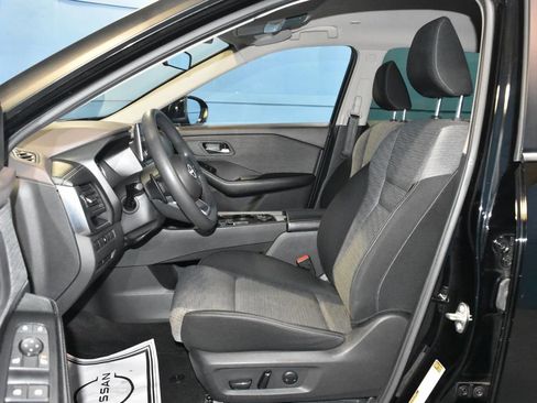 Certified 2023 Nissan Rogue SV image 6