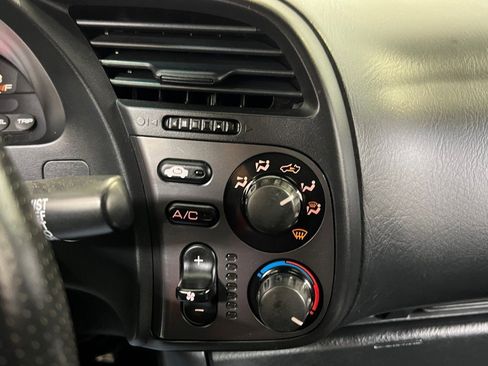 Used 2000 Honda S2000 image 28