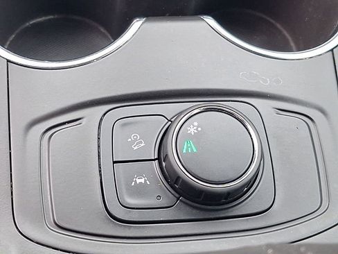 Used 2024 GMC Terrain SLE image 37