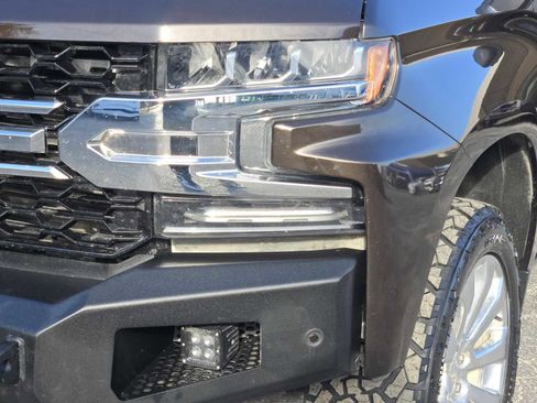 Used 2019 Chevrolet Silverado 1500 High Country w/ Technology Package image 9