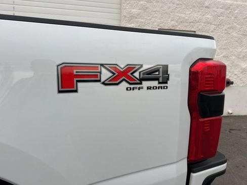 Used 2024 Ford F250 XLT w/ XLT Premium Package image 7