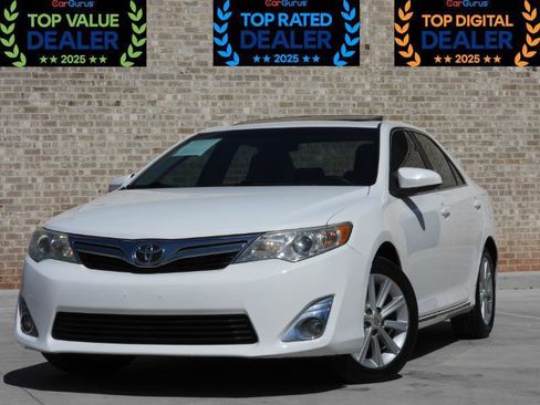 Used 2012 Toyota Camry XLE image 2