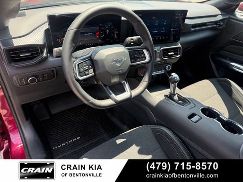 Used 2025 Ford Mustang Coupe RWD image 9