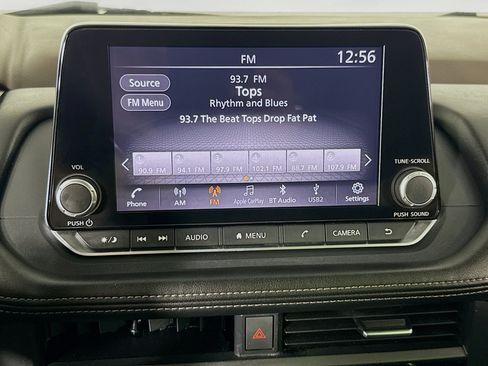 Used 2023 Nissan Rogue SV FWD image 16
