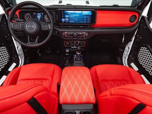 Used 2026 Jeep Wrangler Unlimited Sport image 2