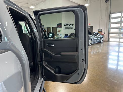 Used 2024 Nissan Frontier PRO-4X w/ Off-Road Protection Package AWD/4WD image 38