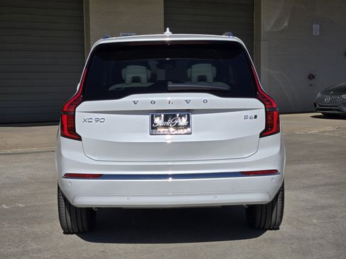 New 2026 Volvo XC90 B6 Ultra w/ Protection Package image 8