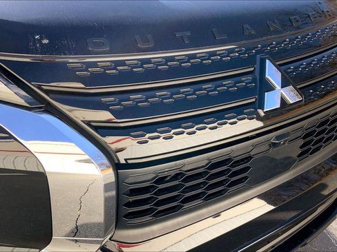 Used 2023 Mitsubishi Outlander SEL Black Edition image 28