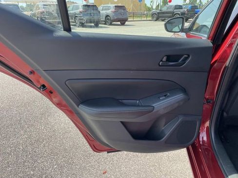 Used 2025 Nissan Altima 2.5 SV FWD image 10