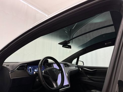 Used 2017 Tesla Model X 75D AWD/4WD image 9