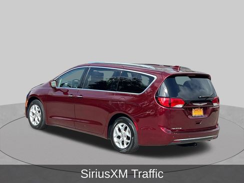 Used 2017 Chrysler Pacifica Touring-L Plus FWD image 3