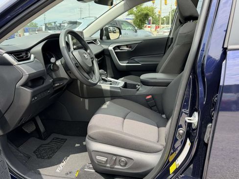 Certified 2025 Toyota RAV4 XLE AWD/4WD image 17