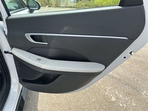 New 2025 Hyundai Sonata SEL image 16