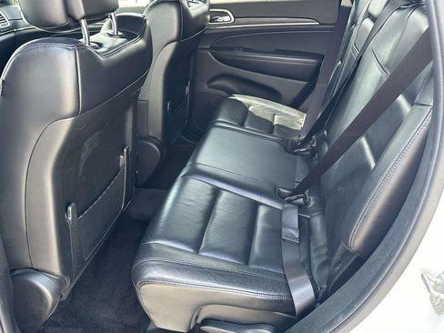 Used 2019 Jeep Grand Cherokee Limited AWD/4WD image 12