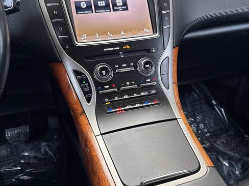 Used 2019 Lincoln Nautilus Reserve image 15