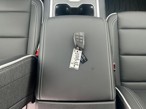 New 2026 GMC Sierra EV Elevation w/ LPO, Elevation Dark Package image 30