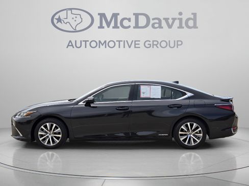 Used 2020 Lexus ES 300h w/ Premium Package FWD image 2