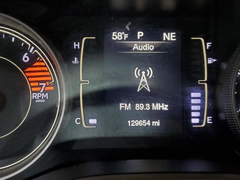 Used 2018 Jeep Cherokee Latitude w/ Altitude Package image 35