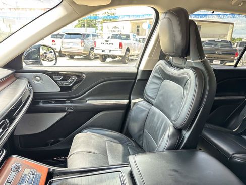 Used 2022 Lincoln Aviator Reserve w/ Equipment Group 201A AWD/4WD image 16