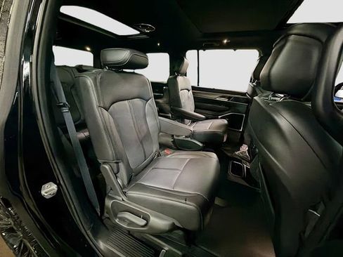 New 2026 Jeep Grand Wagoneer Limited AWD/4WD image 31