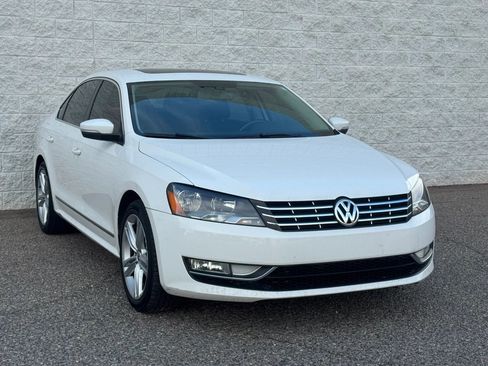 Used 2013 Volkswagen Passat TDI SEL Premium image 3