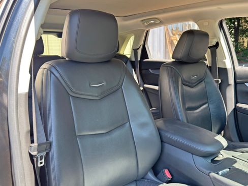 Used 2017 Cadillac XT5 Luxury w/ Driver Awareness Package FWD image 37