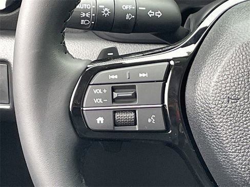 New 2025 Honda Pilot Touring image 14