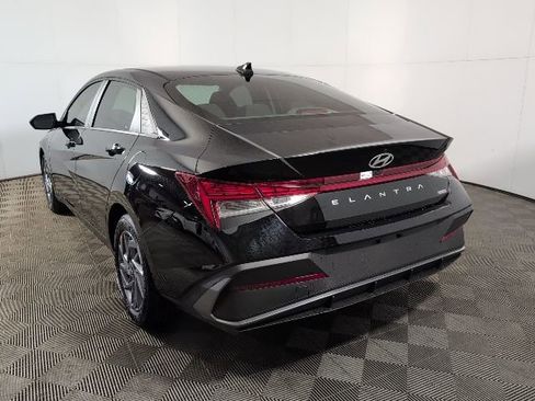 New 2026 Hyundai Elantra Blue image 5
